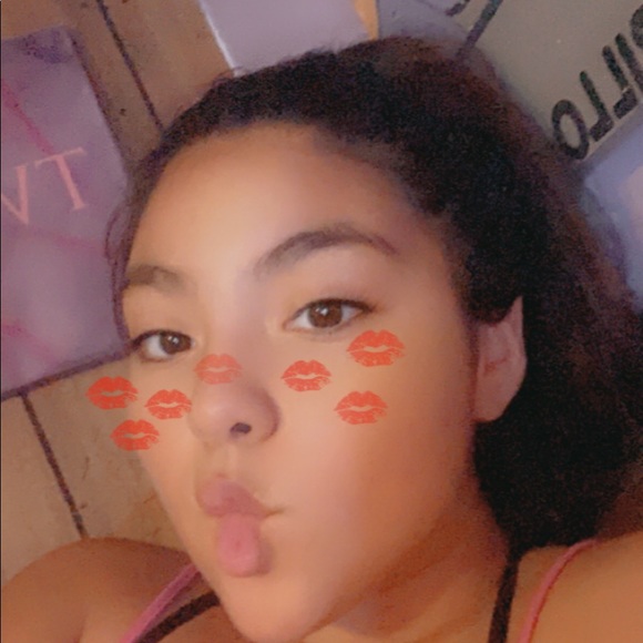 Meet your Posher, Lupita - Picture 2 of 2